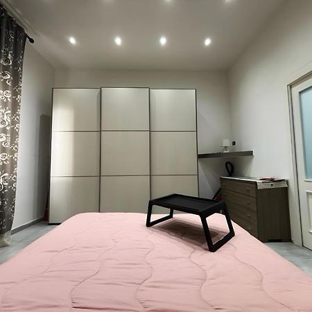 Marta'S Apartment Наполи Екстериор снимка