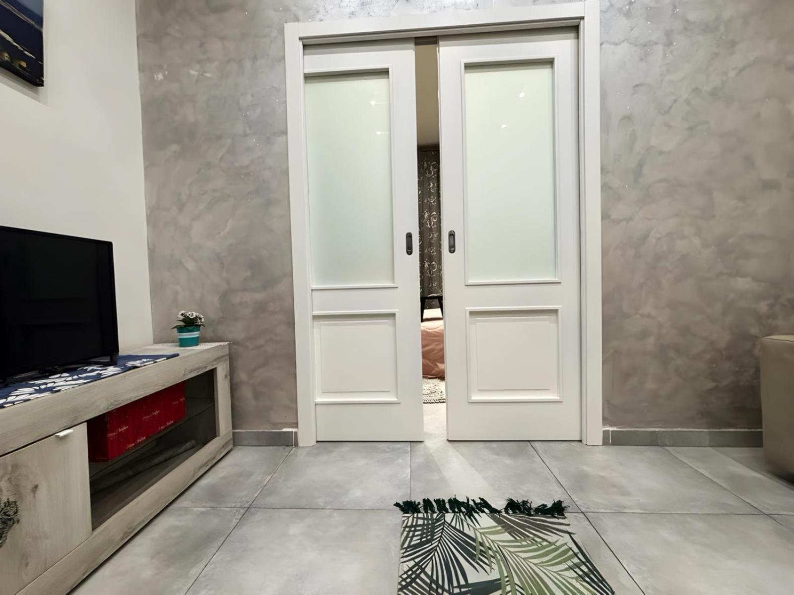 Marta'S Apartment Наполи Екстериор снимка